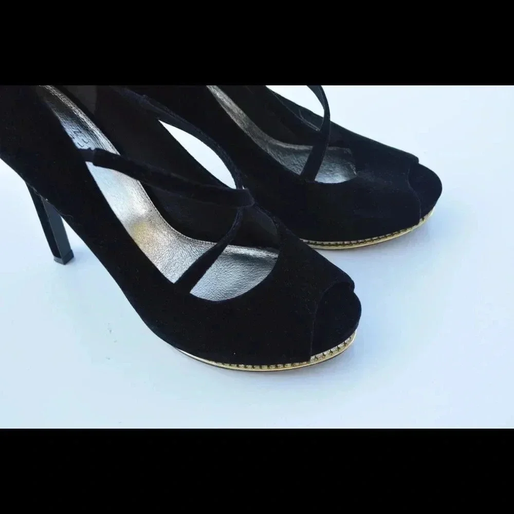 Adrianna Papell platform pumps